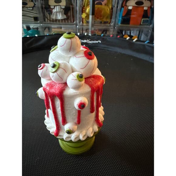 HomeGoods Halloween Mini Cake with Eyeballs Figurine. G.U.C. - Picture 3 of 5